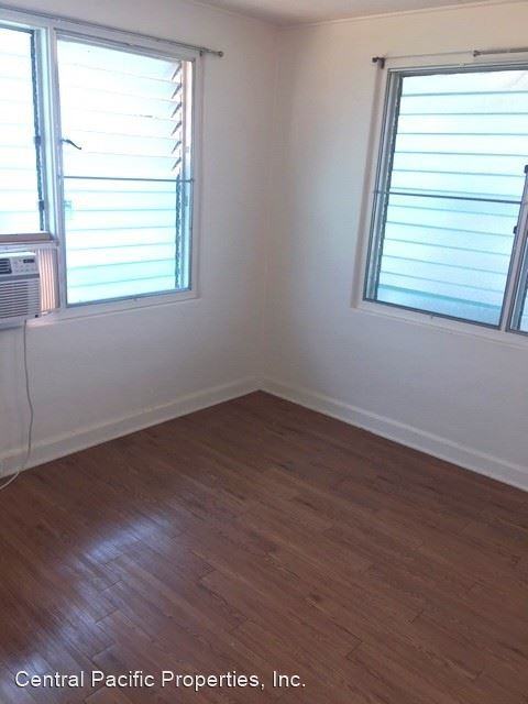 Varisty Circle - Photo 3 of 5