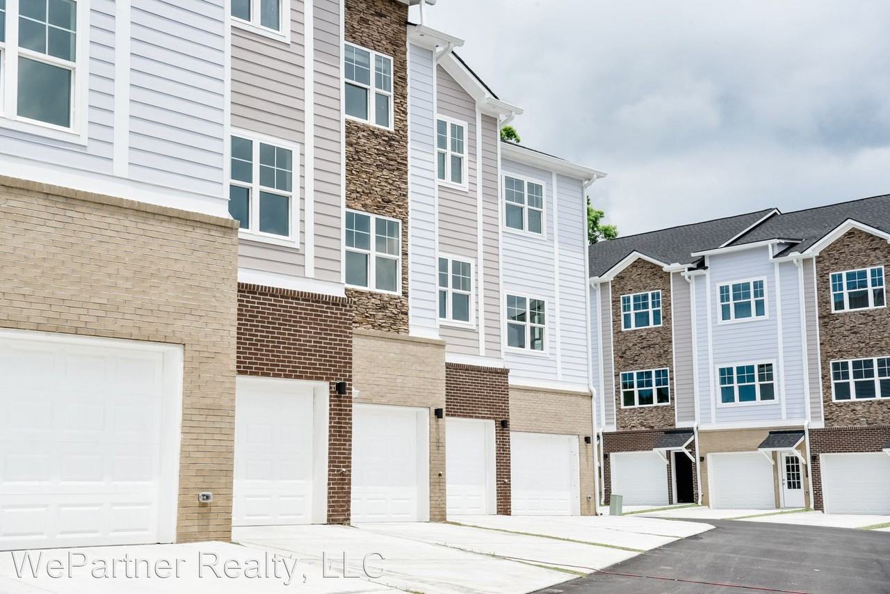 2031 Ocean Dr Nw - Photo 2 of 7
