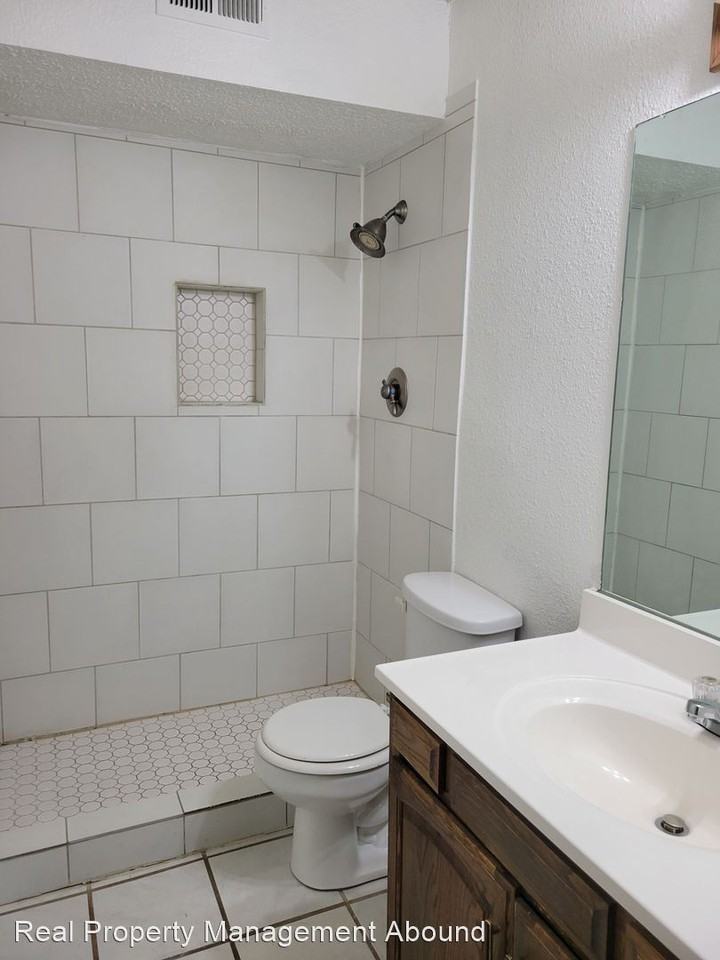 8006 N 117th East Ave. - Photo 3 of 11