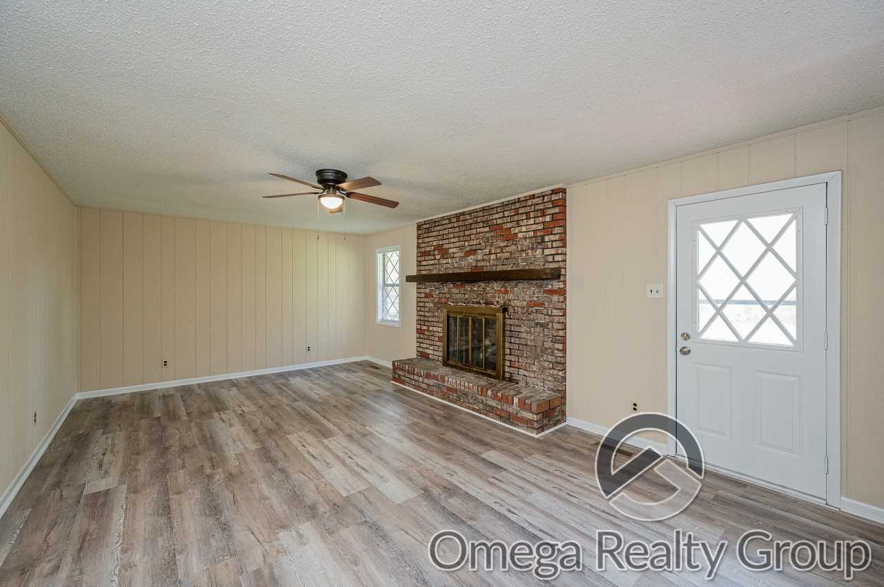 106 Seville Ln - Photo 3 of 32