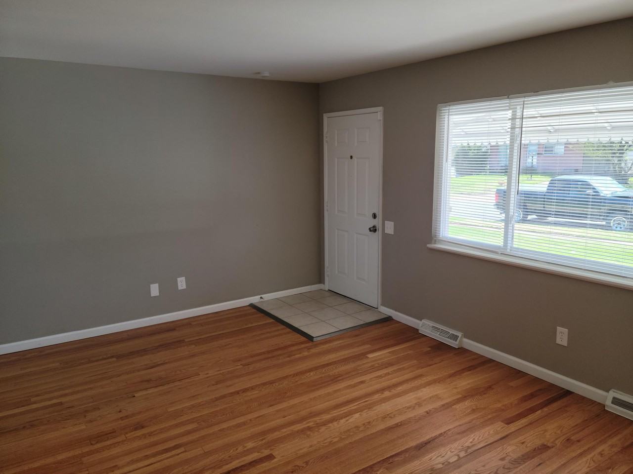 2365 Dove Dr - Photo 3 of 18