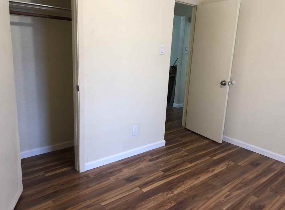 431 N Wilhite St - Photo 3 of 5