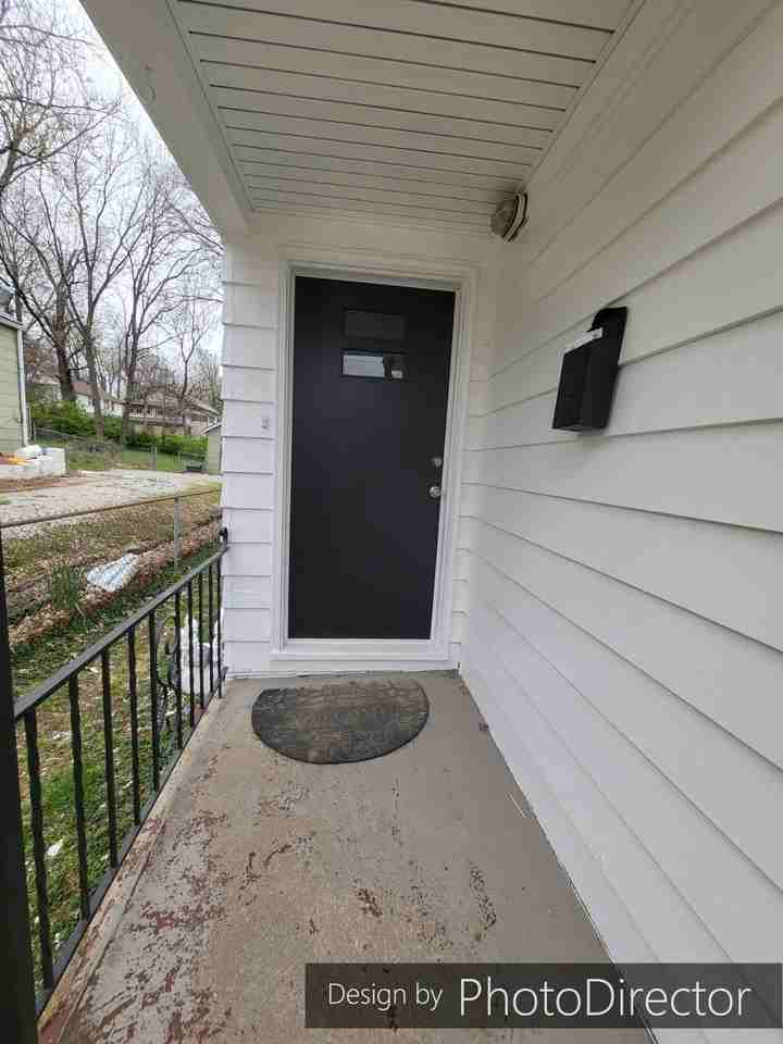 921 S Hawthorne Ave - Photo 2 of 17