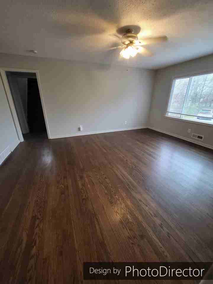 921 S Hawthorne Ave - Photo 3 of 17