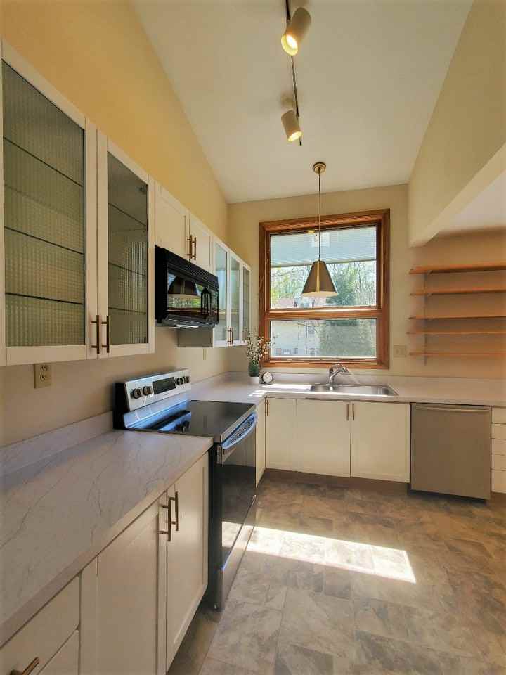 11717 King Tree St - Photo 3 of 32