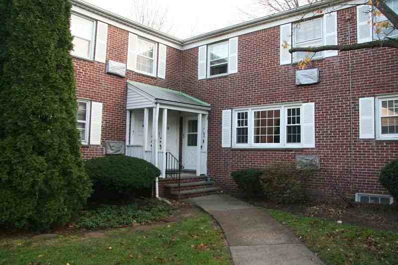 445 Morris Ave #3 - Photo 2 of 10