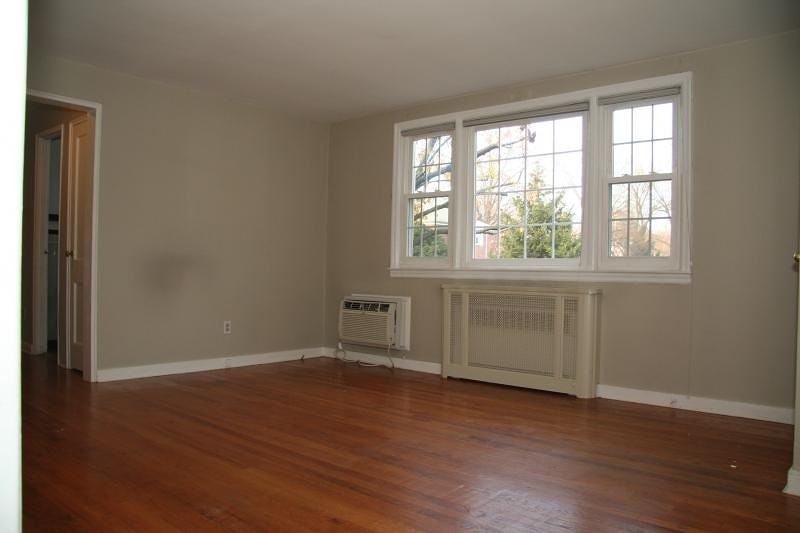 445 Morris Ave #3 - Photo 3 of 10