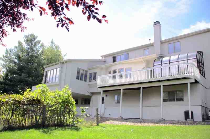 101 Windsor Dr - Photo 2 of 25