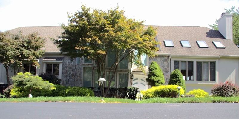 101 Windsor Dr - Photo 3 of 25