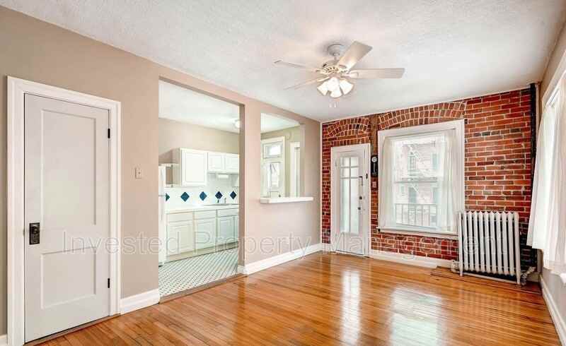 1356 N Pearl St #111 - Photo 3 of 12