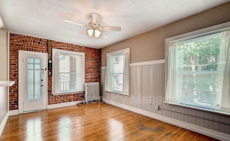 1356 N Pearl St #111 - Photo 5 of 12