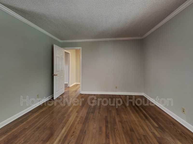 1914 14th Ave N - Photo 2 of 19