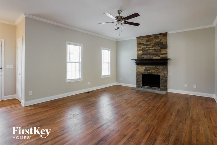 5975 Windsorcreek Dr - Photo 3 of 15