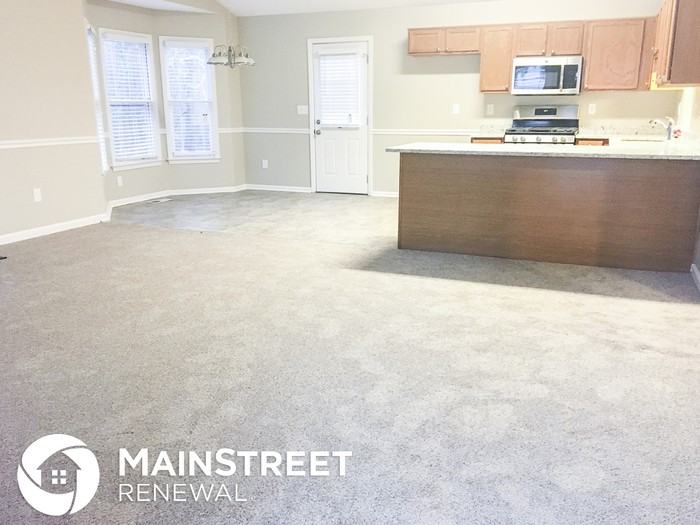 3652 Arrowhead Pl - Photo 2 of 13