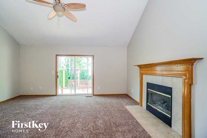 552 Thistleview Dr - Photo 3 of 15