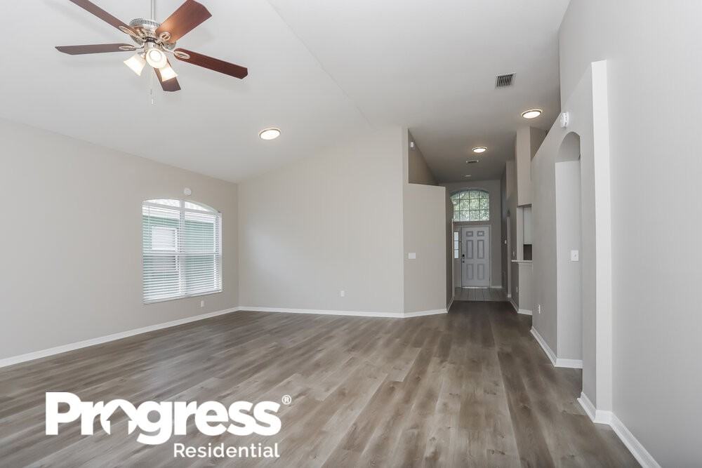 1506 Kirtley Dr - Photo 3 of 16