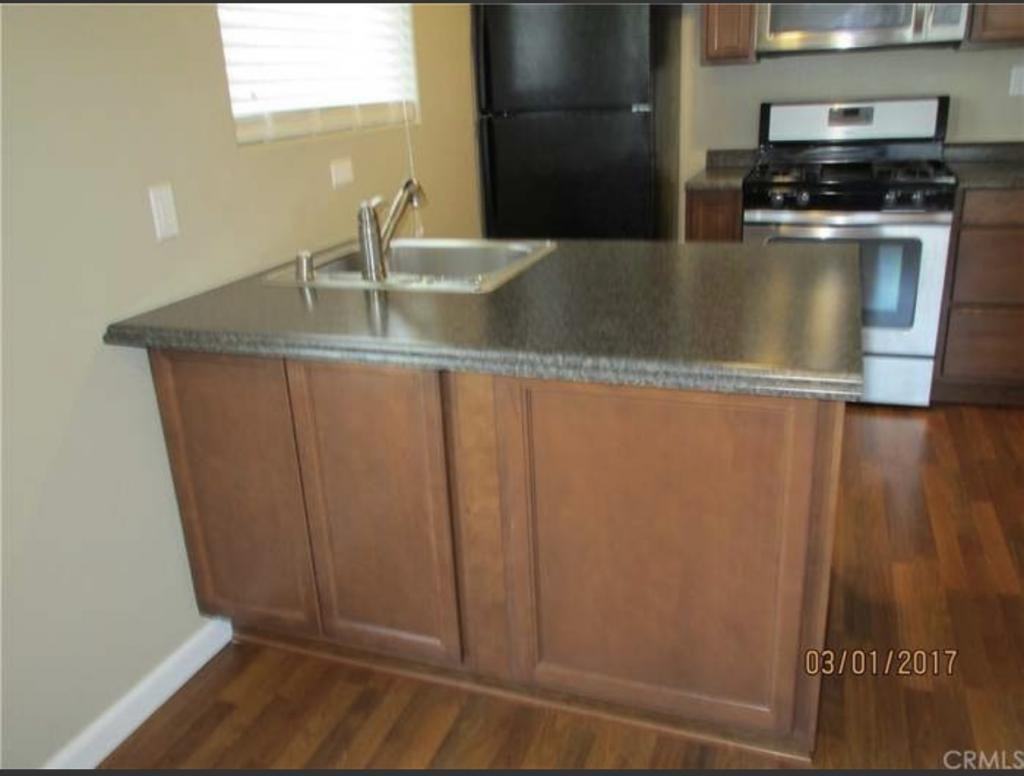 110 N Yolo St - Photo 3 of 5