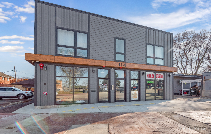 114 W Green St - Photo 3 of 18