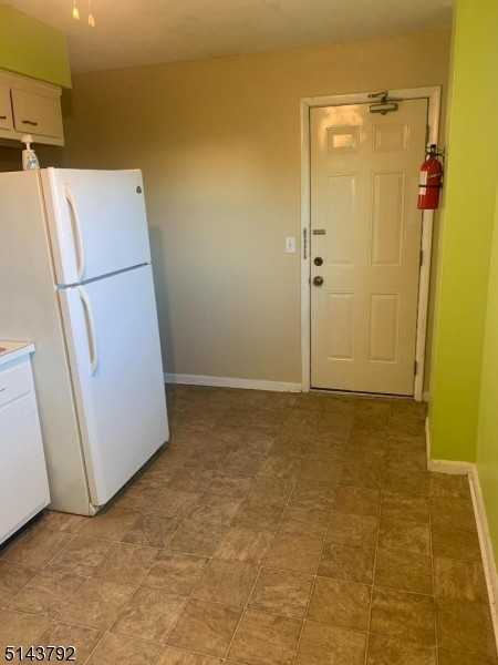 323 Faitoute Ave - Photo 3 of 8