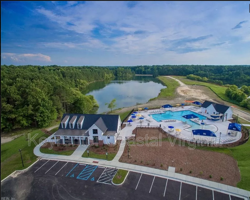 176 Boxwood Ln - Photo 2 of 16