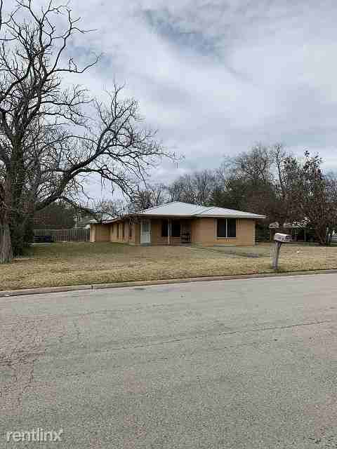 201 Francis Dr - Photo 3 of 12