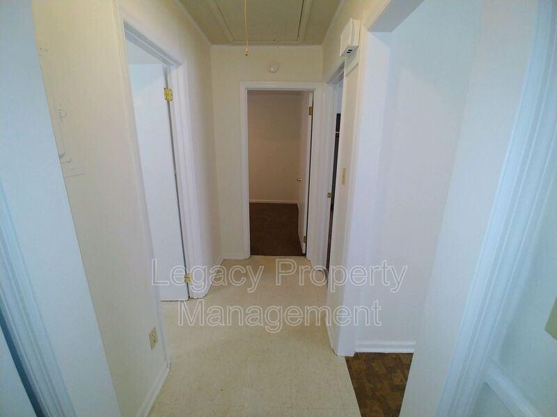 904 Grace Ave - Photo 5 of 8