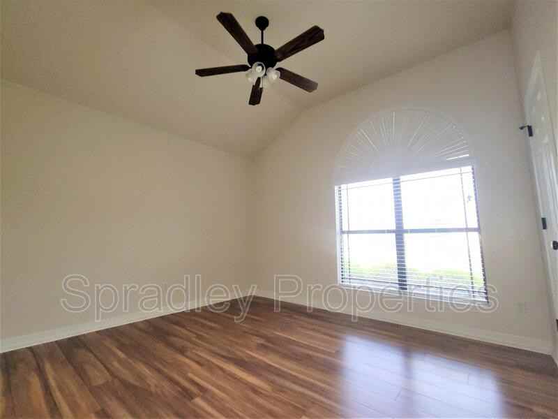 4905 Citrine Dr - Photo 7 of 10