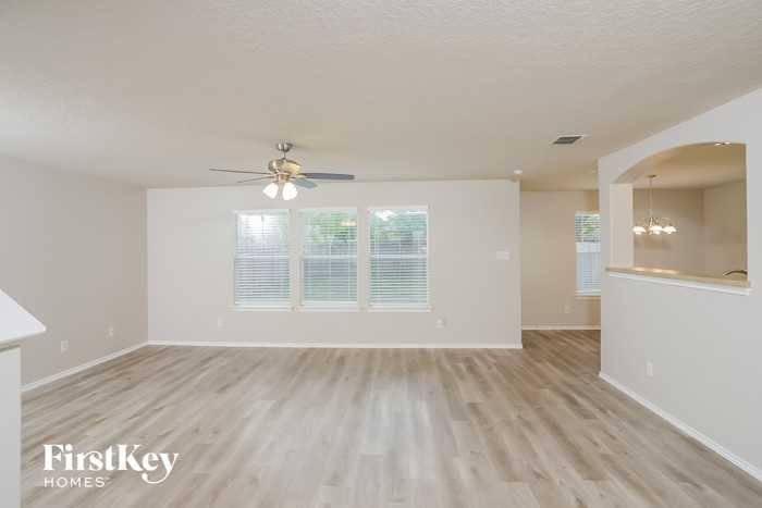 10119 Roseangel Ln - Photo 2 of 15