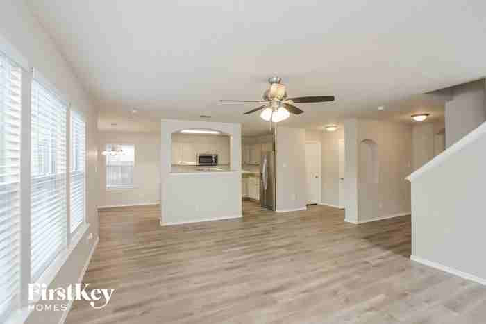 10119 Roseangel Ln - Photo 3 of 15