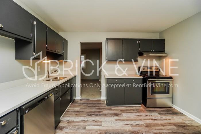 1857 Kim Ave - Photo 3 of 16