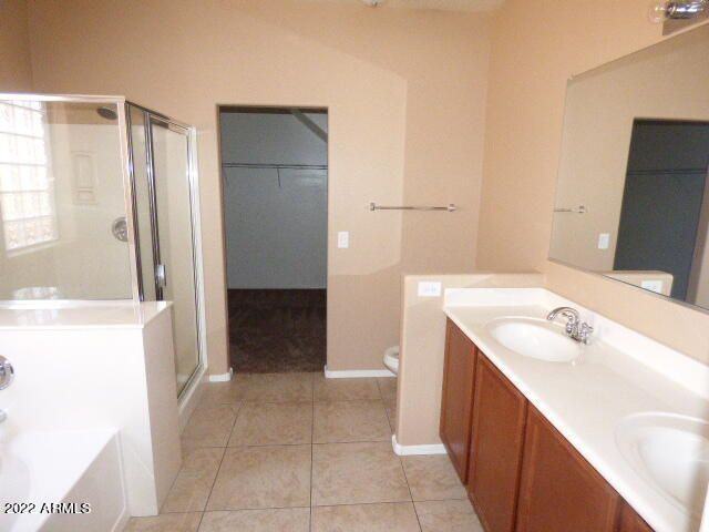 11752 W Foothill Dr - Photo 3 of 8