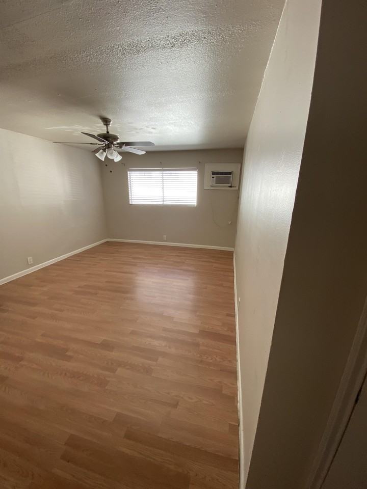 502 W Alabama - 15 #15 - Photo 7 of 18