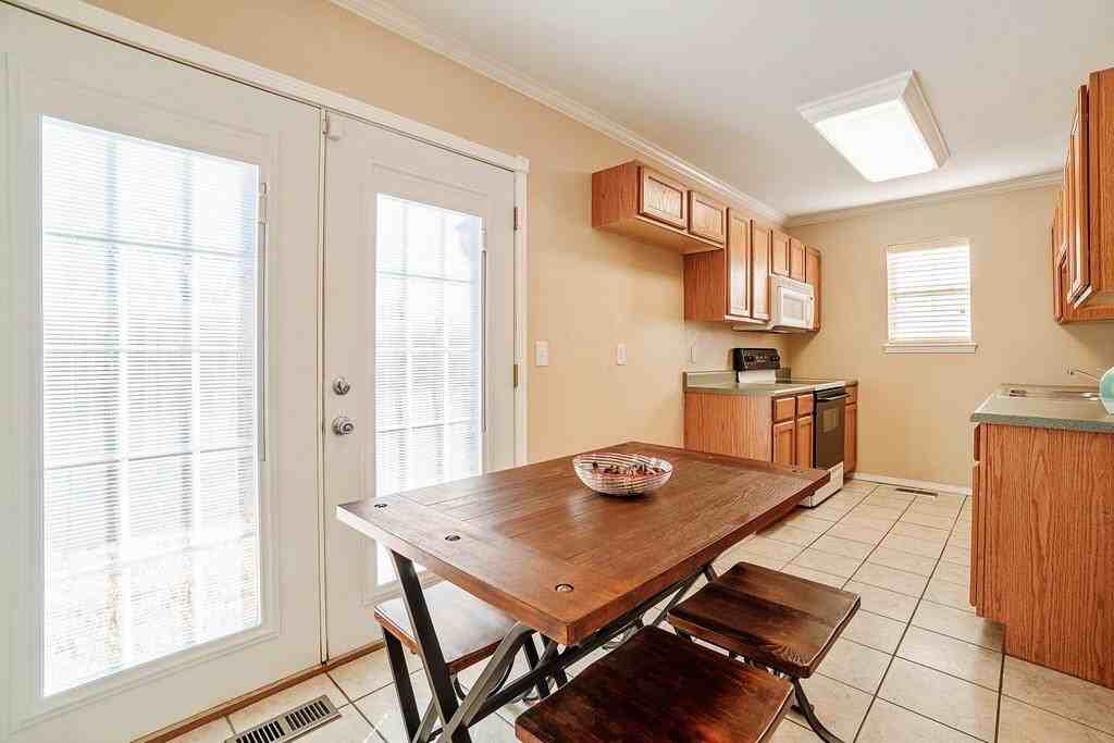 324 Belmont Dr #1 - Photo 5 of 12