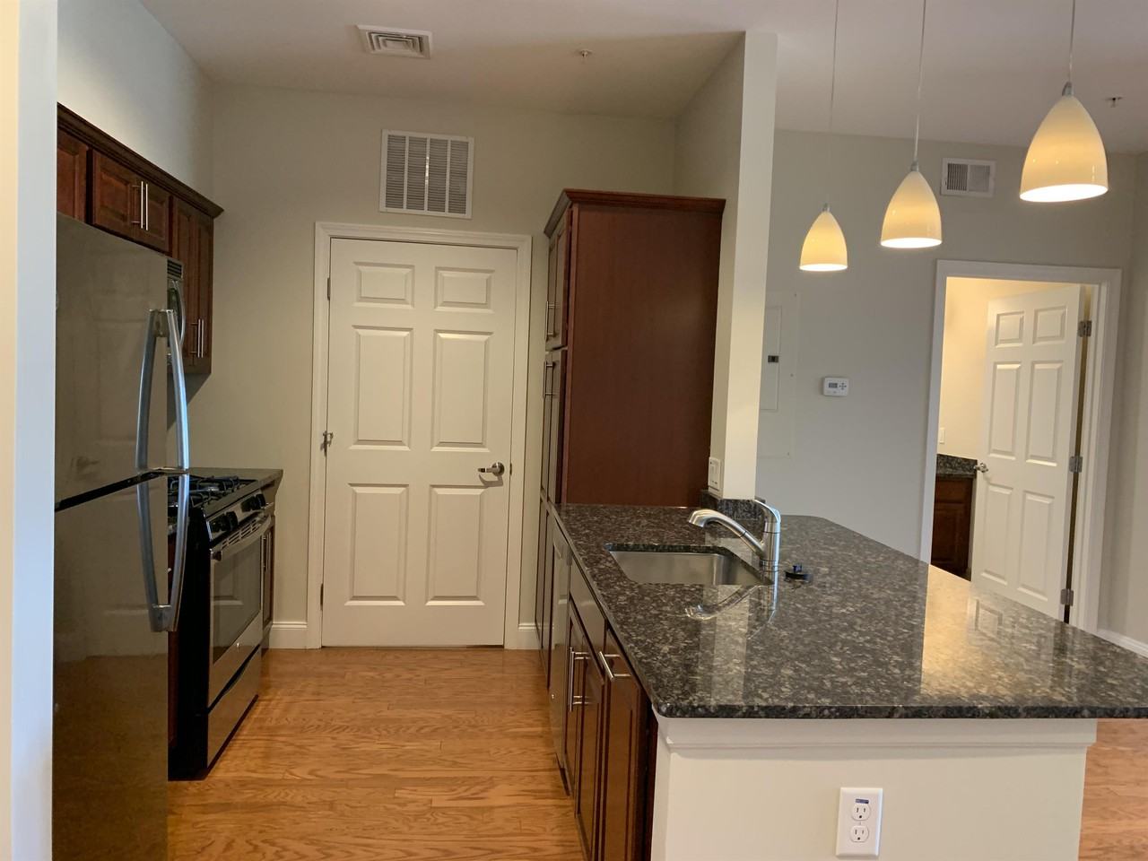 28 Goodhue St #411 - Photo 6 of 28