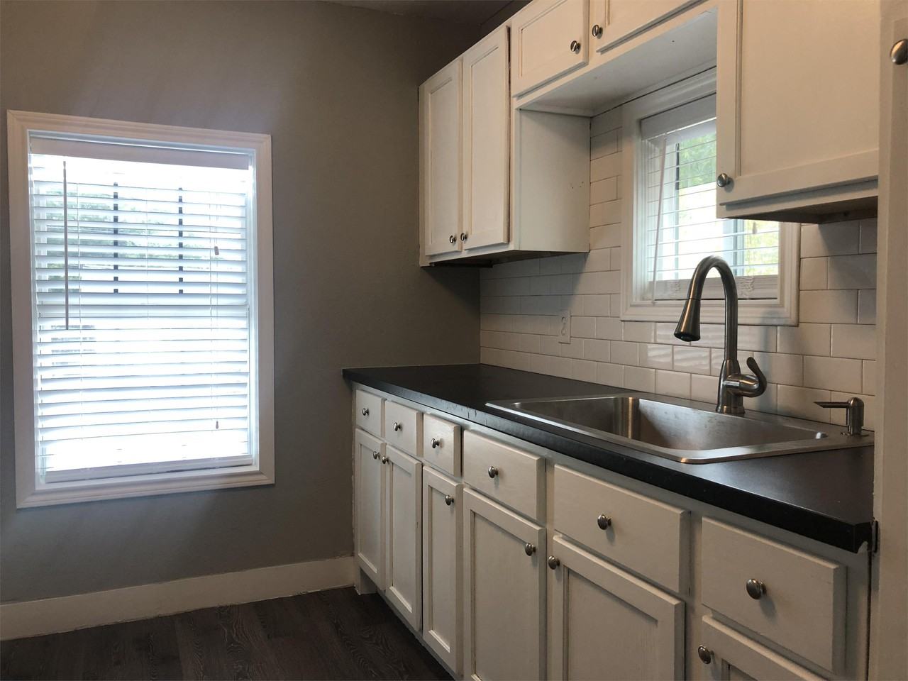 1708 Baker Ave - 1704 Garage #1704 - Photo 7 of 12