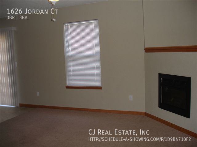 1626 Nw Jordan Ct - Photo 2 of 11