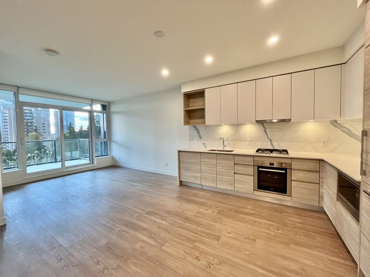 585 Austin Avenue #708 - Photo 4 of 17