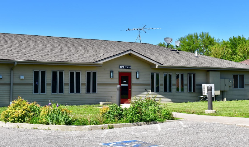 801 11th Ave N #11 - Photo 3 of 10