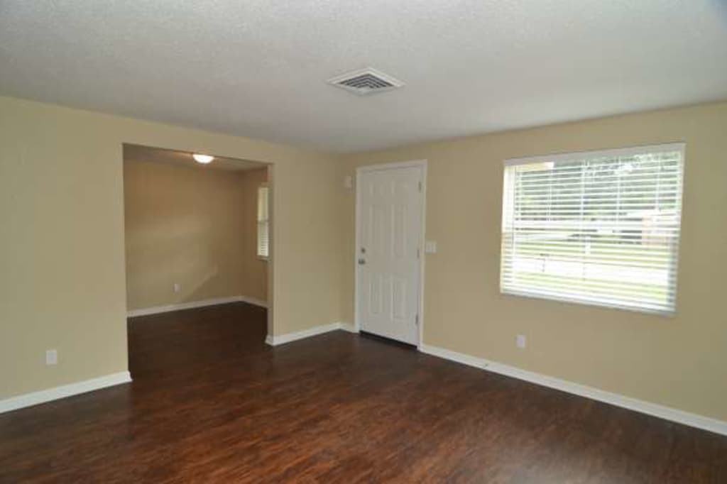 4101 41st Ave N - Photo 2 of 21