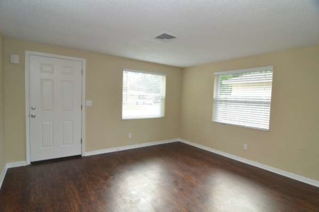4101 41st Ave N - Photo 3 of 21