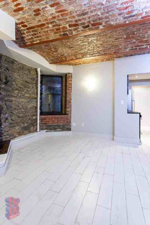 E 18th St #CE - Photo 2 of 9