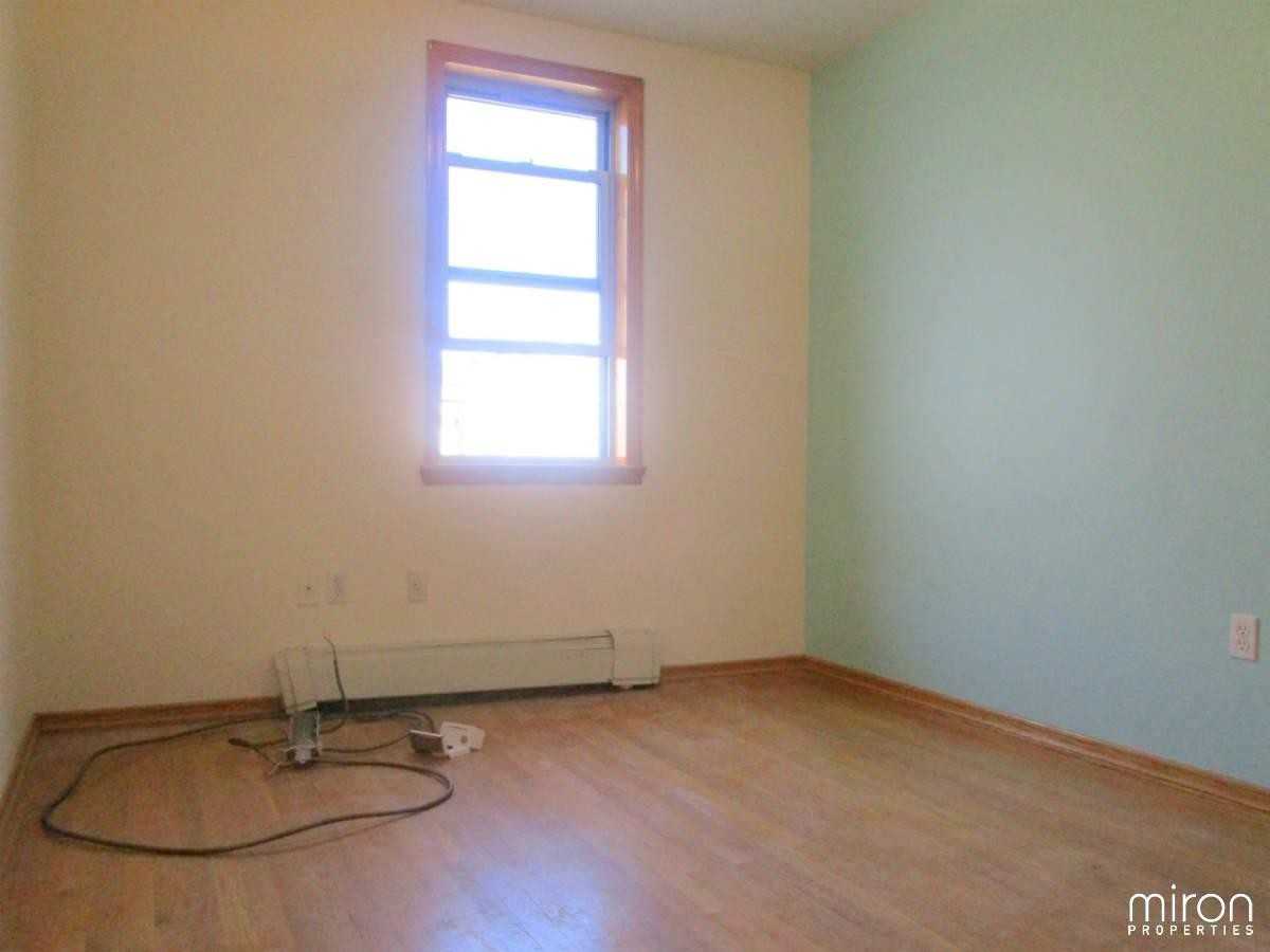 Powers St #2B - Photo 3 of 5