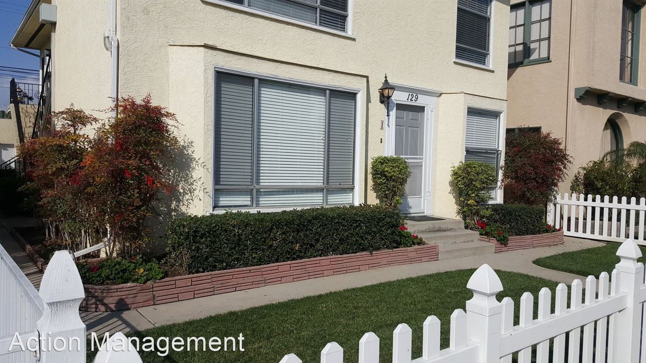 129 Roycroft - Photo 3 of 15
