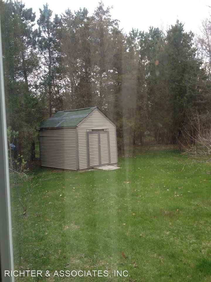 3255 Mccluskey - Photo 3 of 10