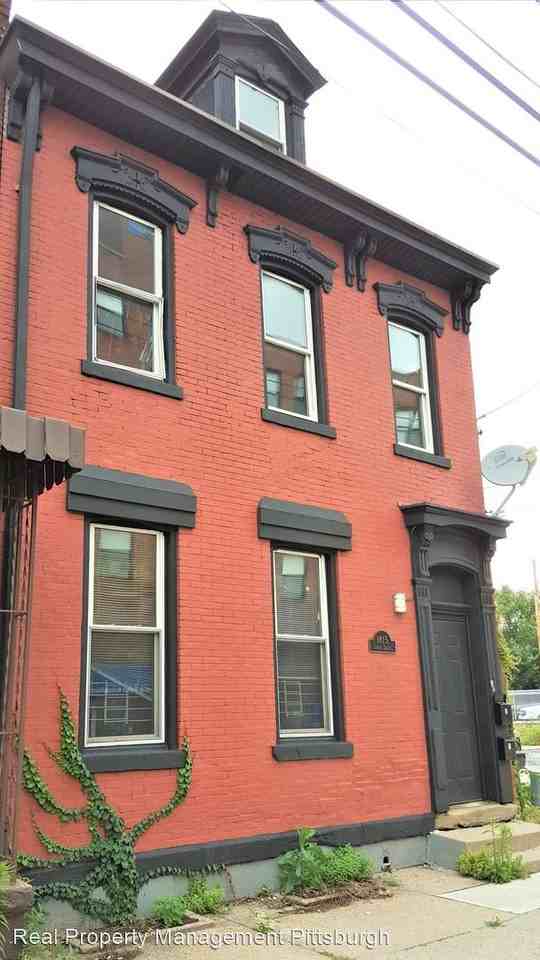 1815 Locust St - Photo 2 of 27