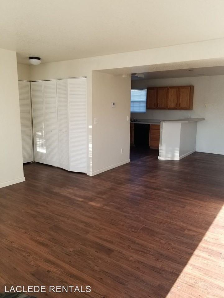 1113 - 1239 glenridge - Photo 2 of 11