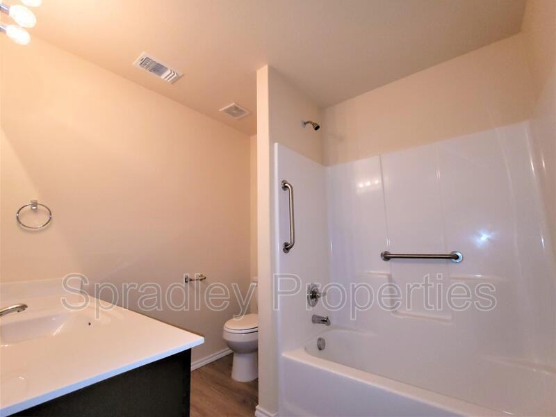 2214 Justice Dr - Photo 7 of 9