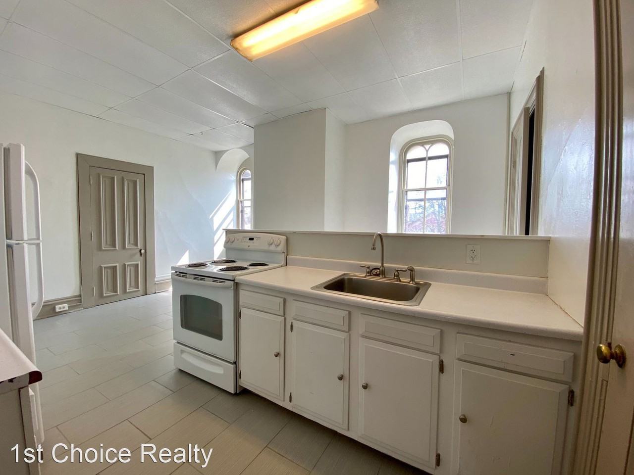 118 West Water Street - Photo 2 of 17