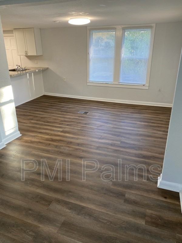 1917 Macomber Ave - Photo 3 of 17