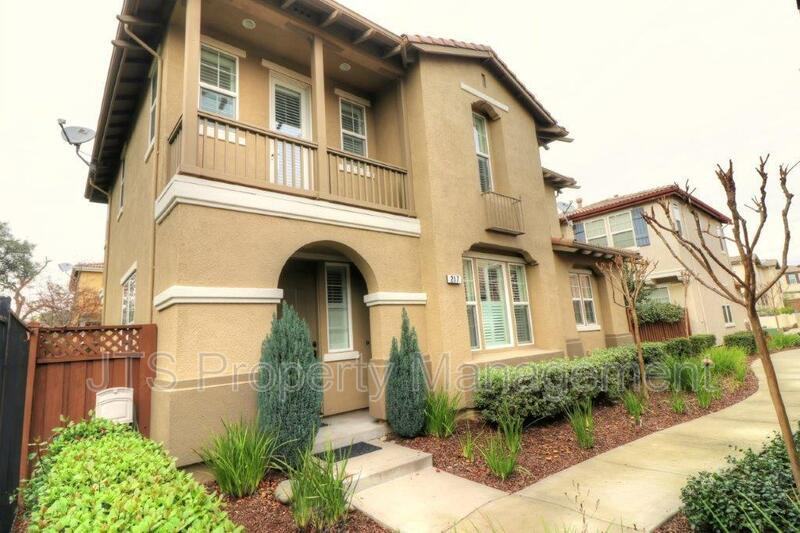 217 Barnhill Dr - Photo 7 of 50